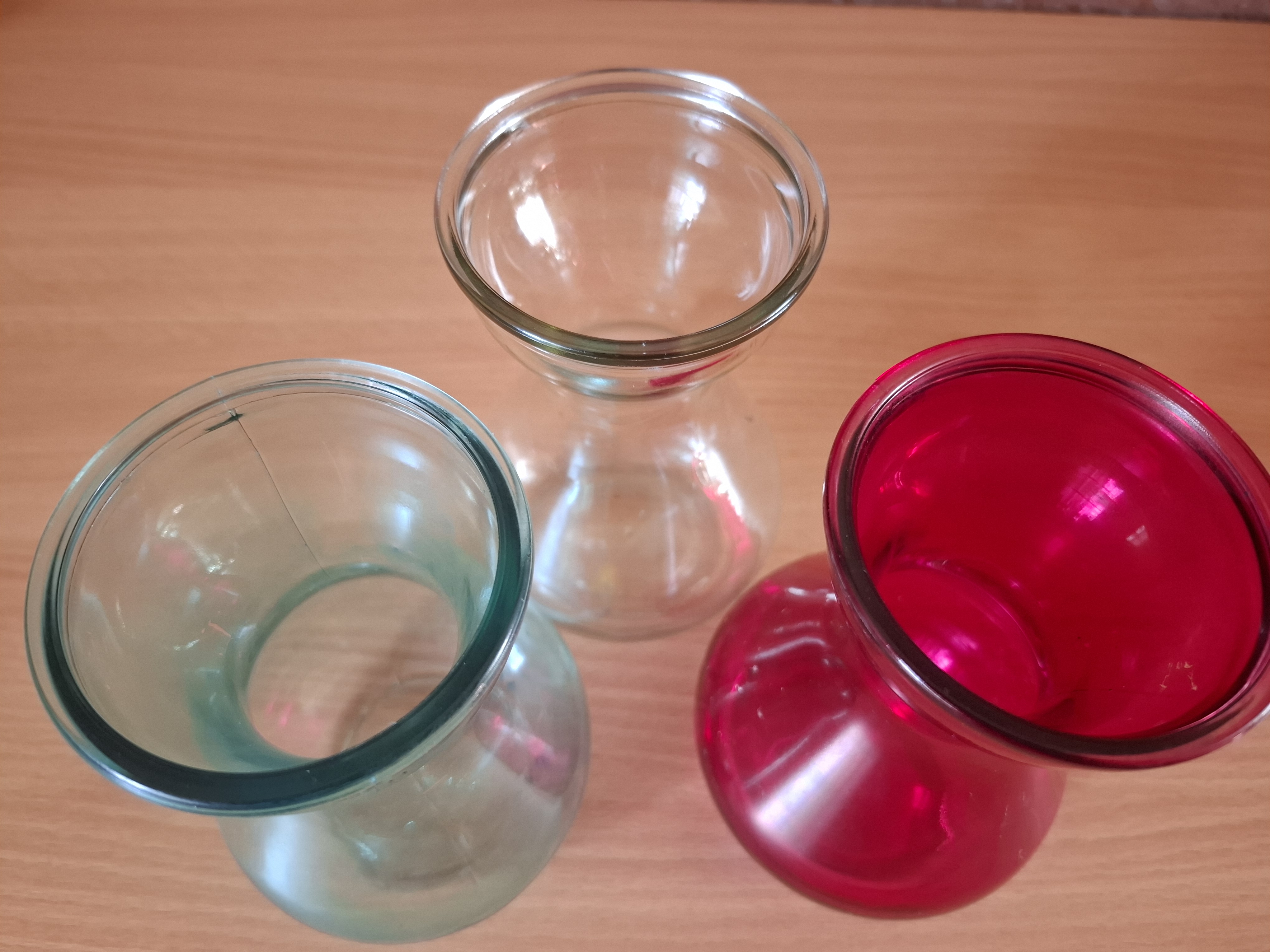 Tři krásné vázičky, trikolora, cena za vše 