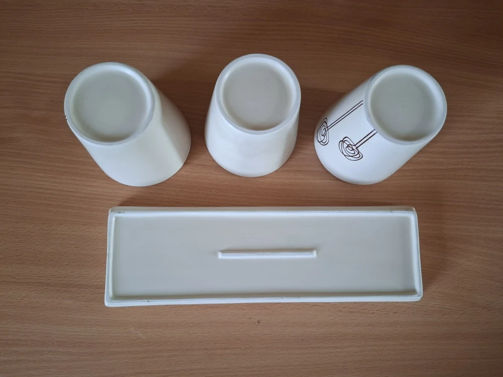 Květináče s podmiskou, porcelán, nepoužité, výborný stav 