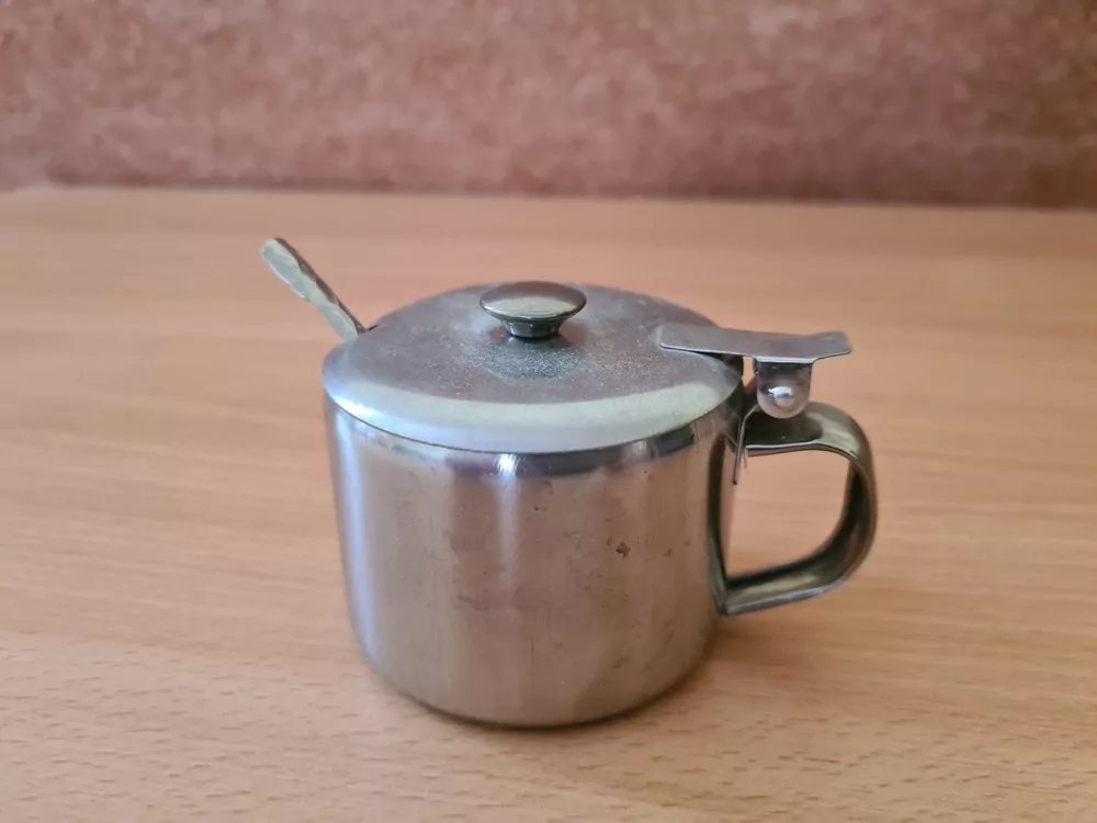 Cukřenka se lžičkou, kov