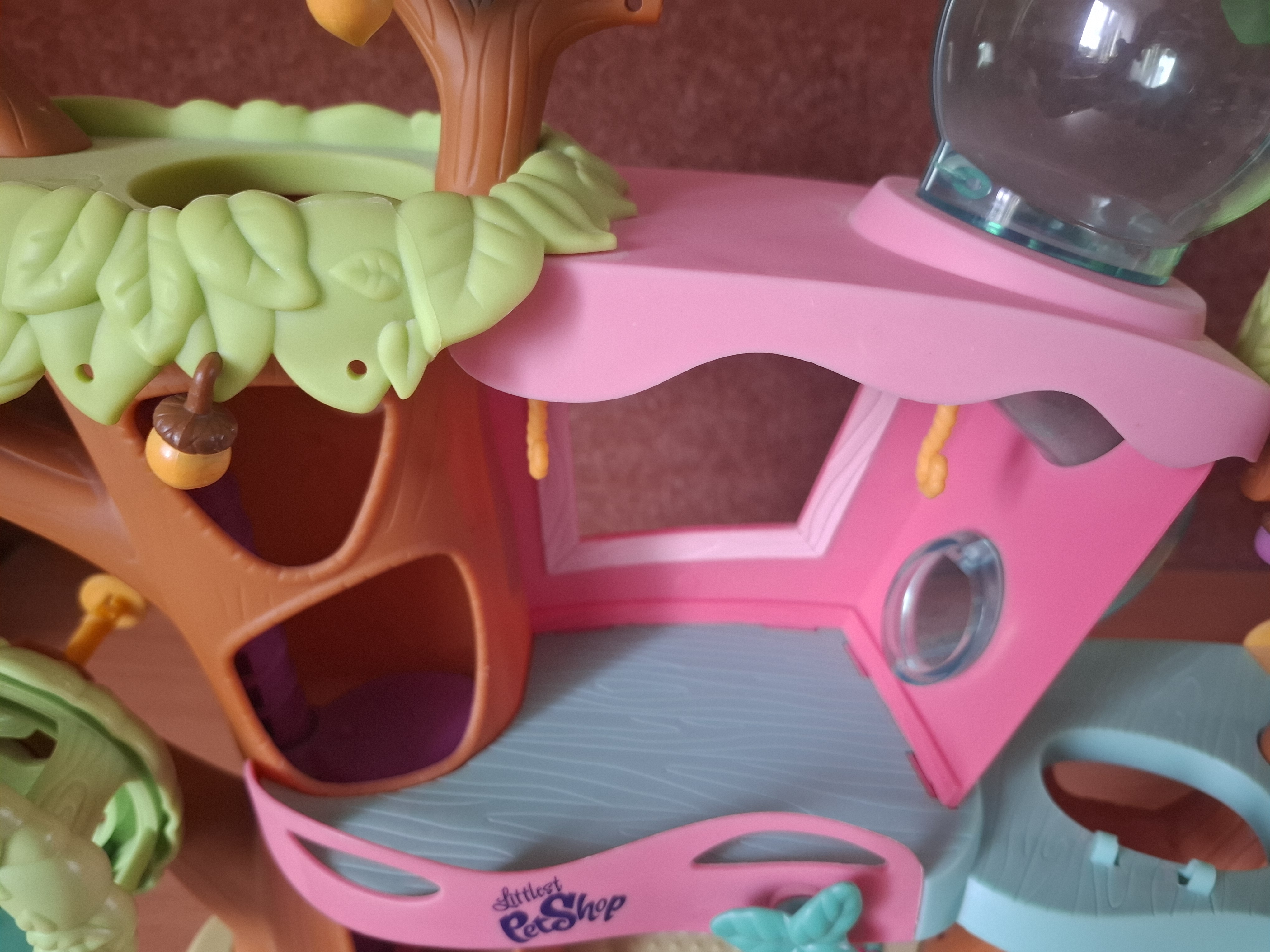 Littlest petshop, stromový domeček, stav viz foto 