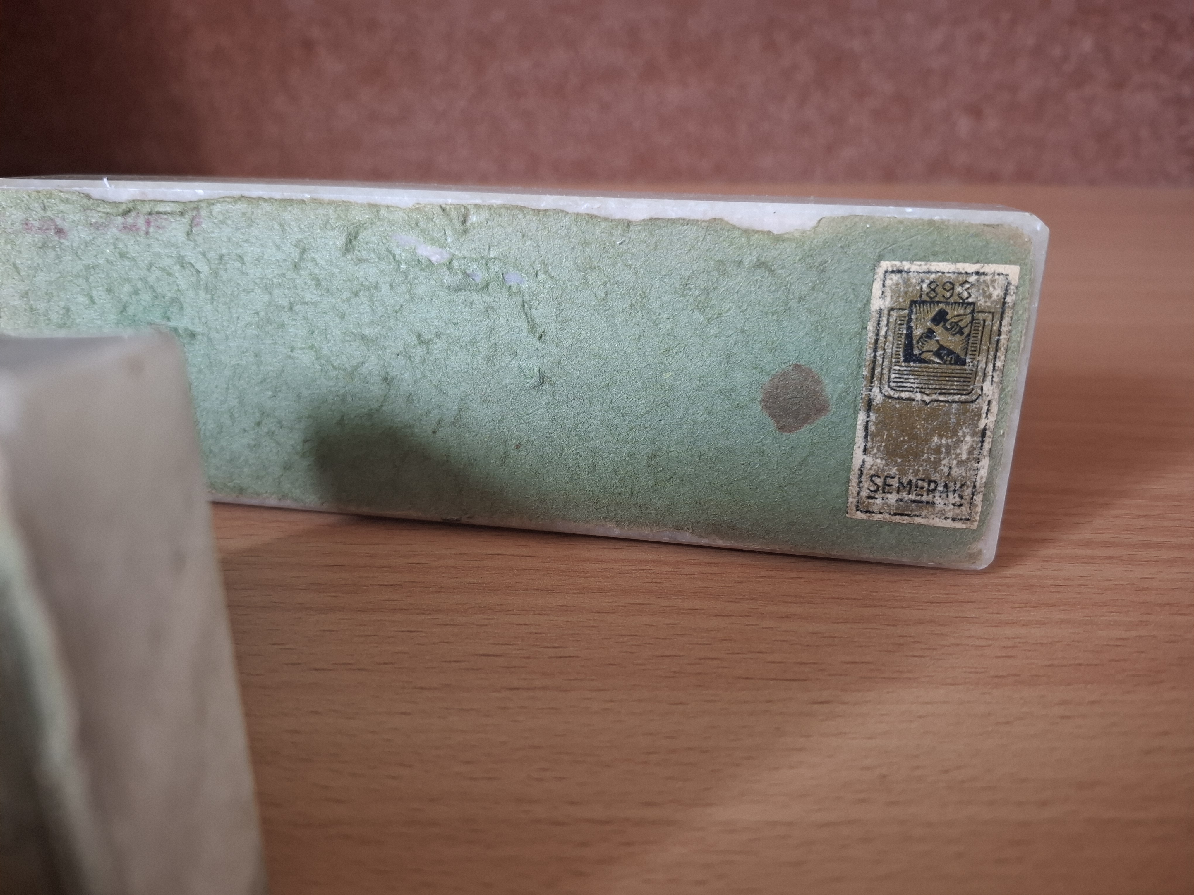 Mramorové stojany na fotky, bez skla, zn. Semerák, cena za oba kusy dohromady 