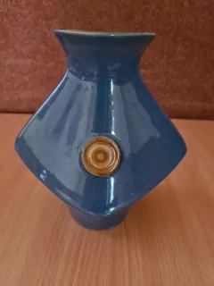 Modrá váza Ditmar Urbach 