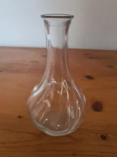 Čirá váza, výška 17cm 