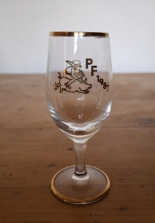 Sklenice na víno s nápisem PF 1987, výška 11,5cm