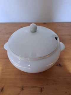 Bílá terina, polévková mísa. Velká, cca 5l,  Czechoslovakia Benedikt Dvory