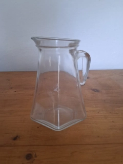 Skleněný džbán, 1l. Výška 21cm