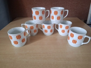 Retro hrnek, hrníček, 7x záplata, Royal Dux Czechoslovakia