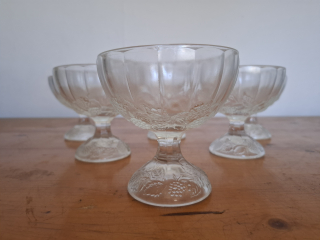 Misky na pohár, dekor jahody, výška 11,5cm, průměr 11,5cm