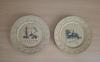 Retro reklamní, turistické předměty, plastové kolečka, Pustevny a Ještěd 