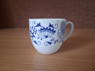 Hrnek, hrníček, dekor cibulák, Thun Czech republic 