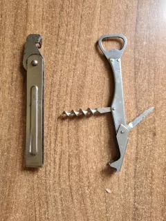 Starý otvírák na konzervy, vývrtka,  2x