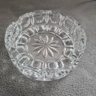 Popelník, sklo, průměr 14cm, výška 4,5cm