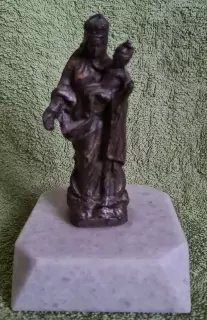 Socha, Madona s Ježíškem, bronz, žulový podstavec, výška 13cm